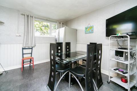 37 Bryn Garth, Penyffordd, Holywell, CH8 9HQ