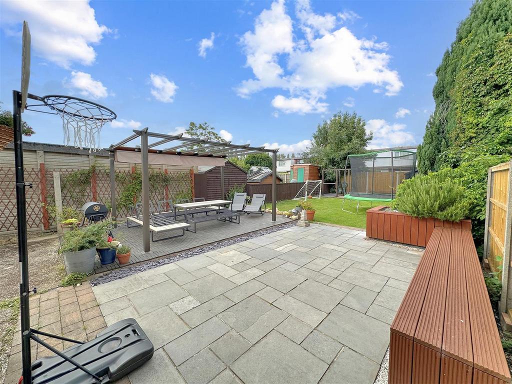 Peebles Road, Newark 4 bed semidetached house for sale £230,000