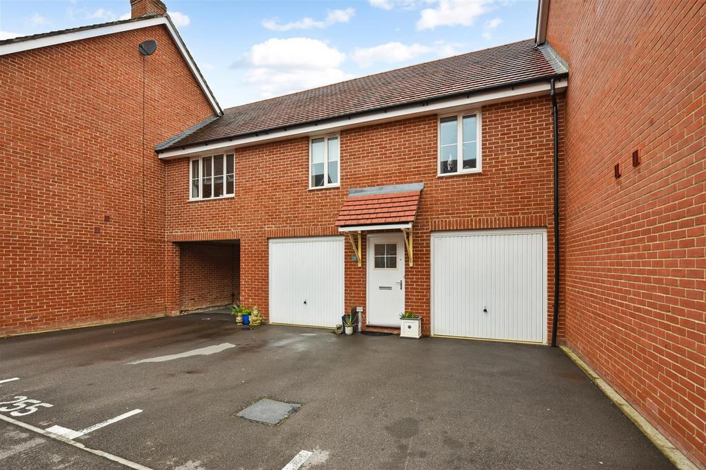 Adams Road, Picket Piece, Andover 2 bed coach house for sale £240,000
