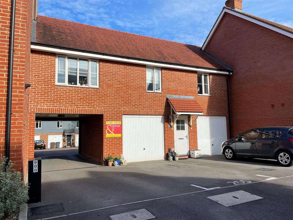 Adams Road, Picket Piece, Andover 2 bed coach house for sale £235,000