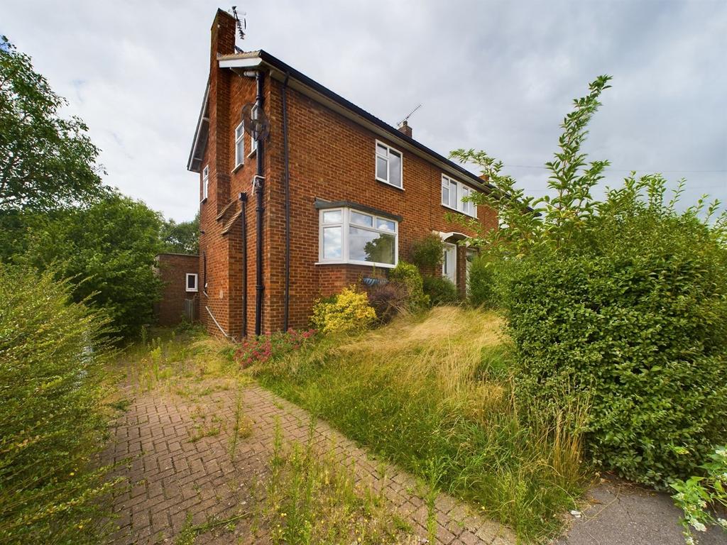Benchley Hill, Hitchin, SG4 3 bed semidetached house for sale £360,000