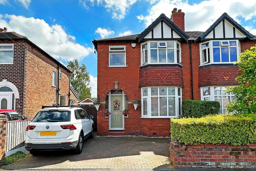 Perry Road, Timperley 3 bed semidetached house for sale £550,000