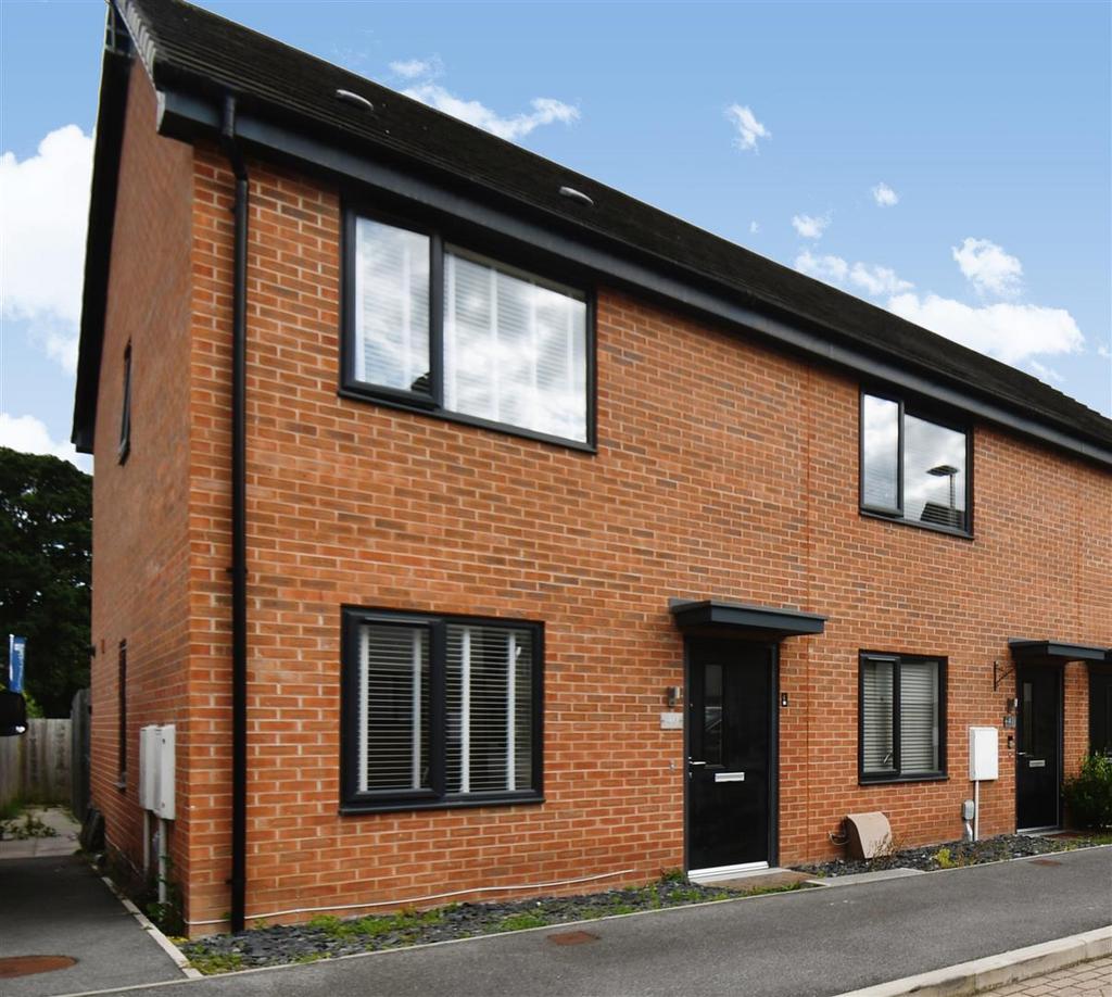 Finchley Close, Hull 3 bed end of terrace house for sale £175,000