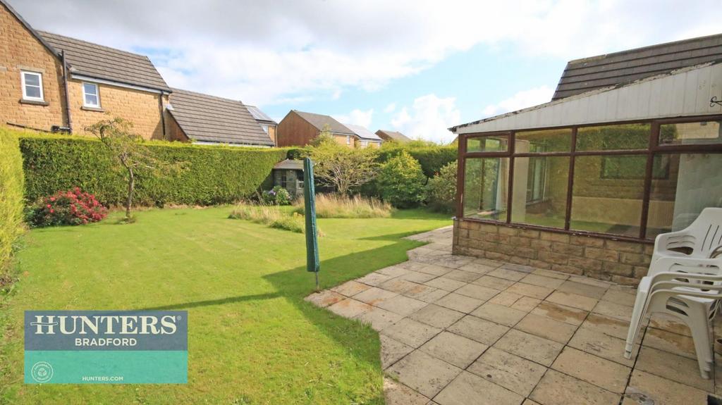 Moor Close Road, Queensbury... 3 bed detached bungalow £260,000