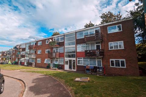 3 bedroom flat for sale, Cypress Court, Frindsbury