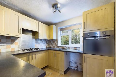 3 bedroom flat for sale, Cypress Court, Frindsbury