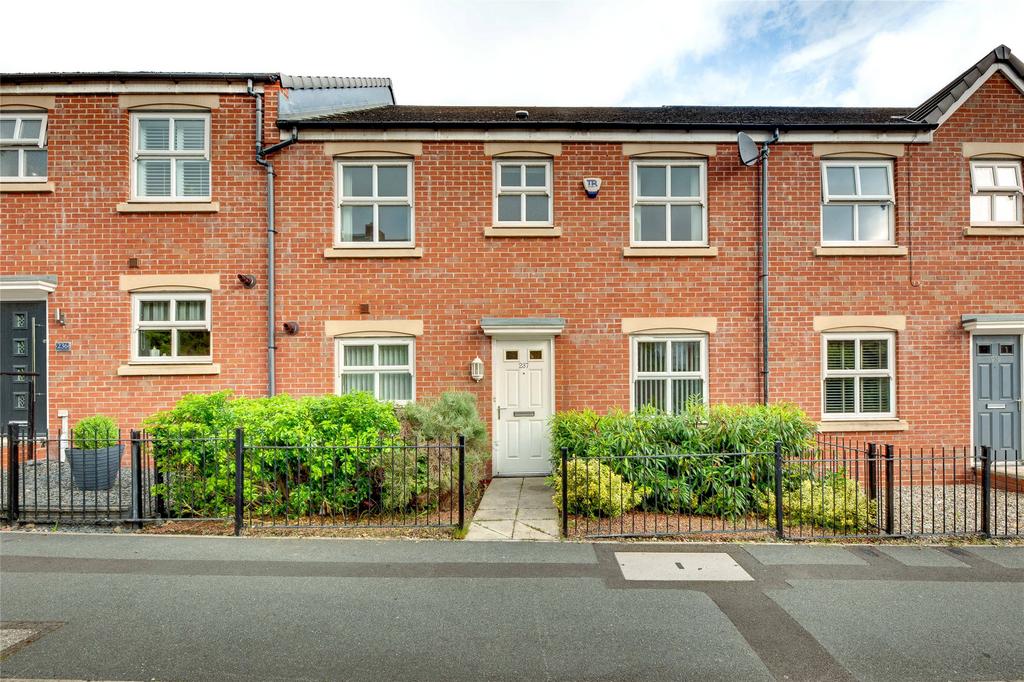 Sunderland Road, Gateshead, NE8 4 bed terraced house for sale £200,000