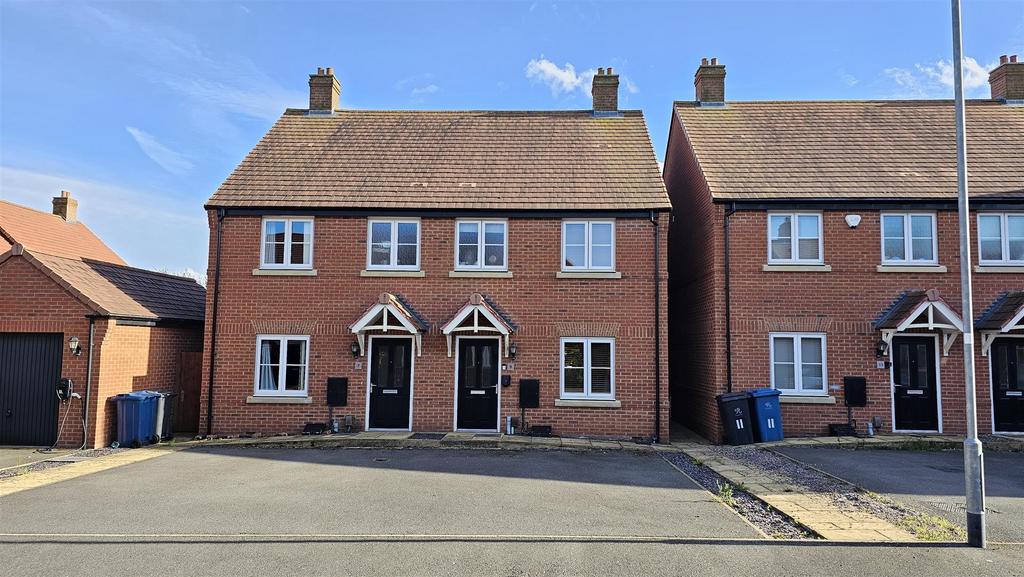 Southfield Grove, Bingham 3 bed semidetached house for sale £249,950