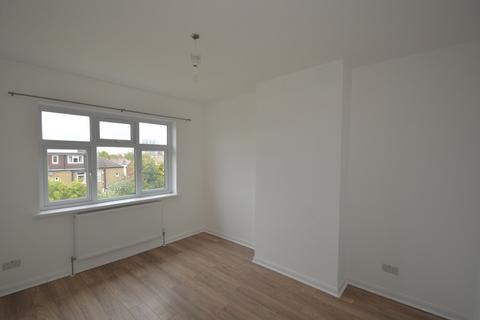 3 bedroom terraced house to rent - Willrose Crescent, London, SE2