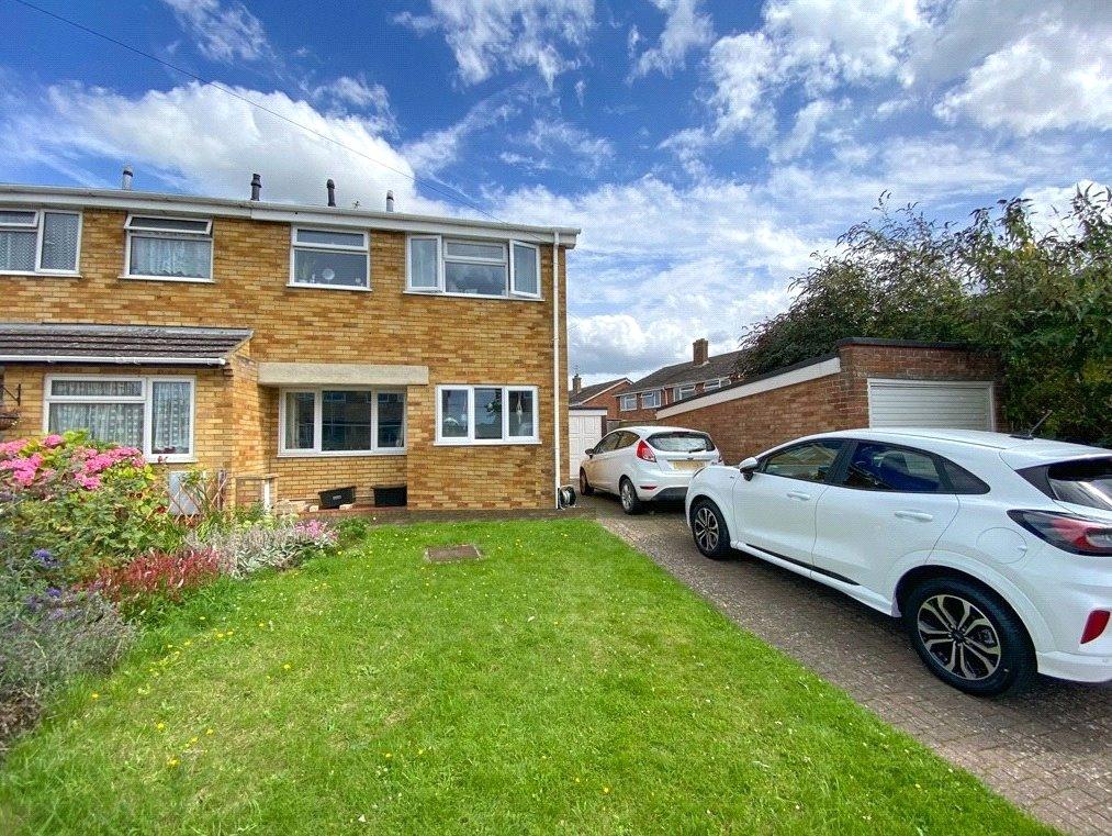 Holford Road, Witney, Oxfordshire, OX28 3 bed semidetached house for