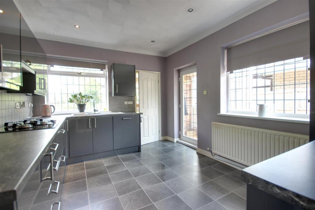 South Ella Way, Kirk Ella 2 bed detached bungalow for sale £399,950