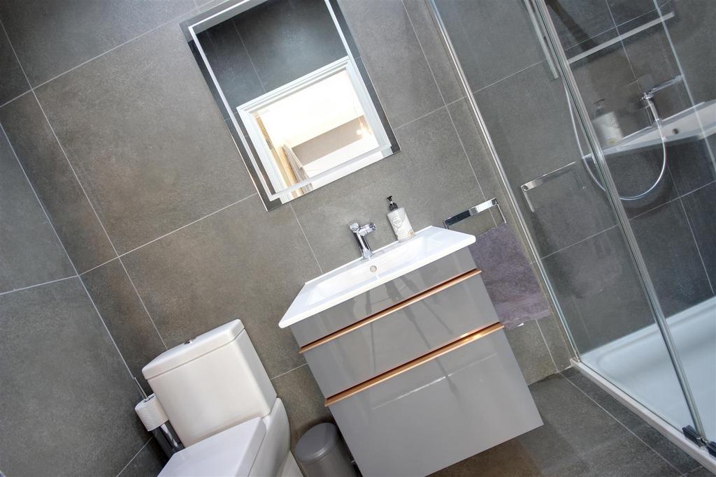 En Suite Shower Room