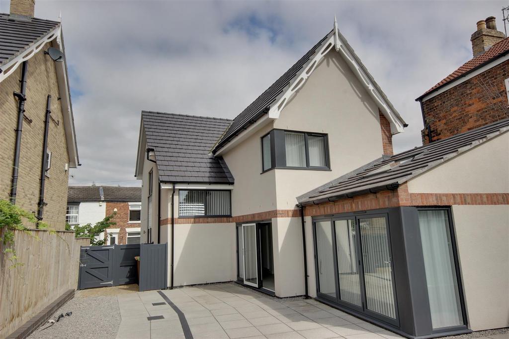 Wilson Street, Anlaby 3 bed detached house £385,000