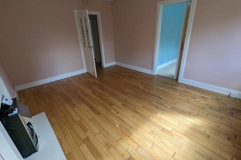 35 Dykes Road, Penicuik, EH26 0JD