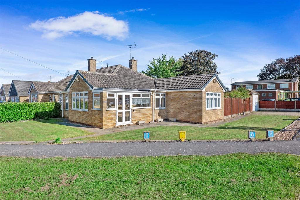 Windermere Avenue, Nuneaton 3 bed semidetached bungalow for sale £