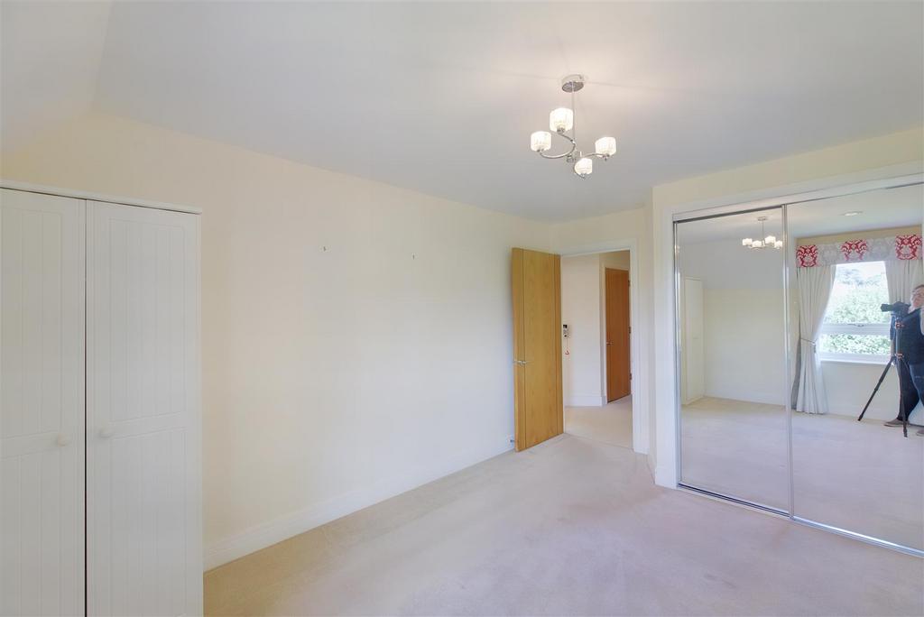 8566431-interior11.JPG