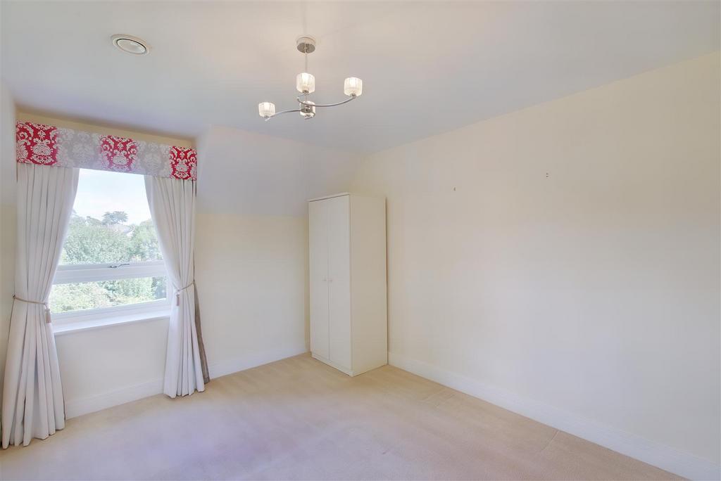 8566431-interior10.JPG