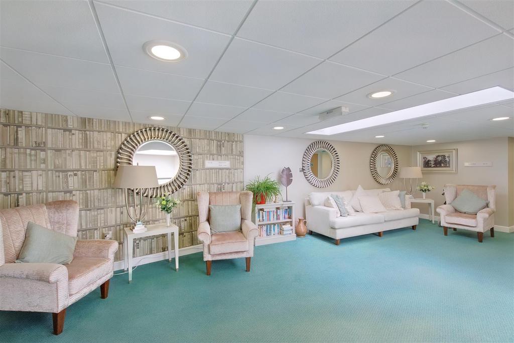 8566431-interior21.JPG