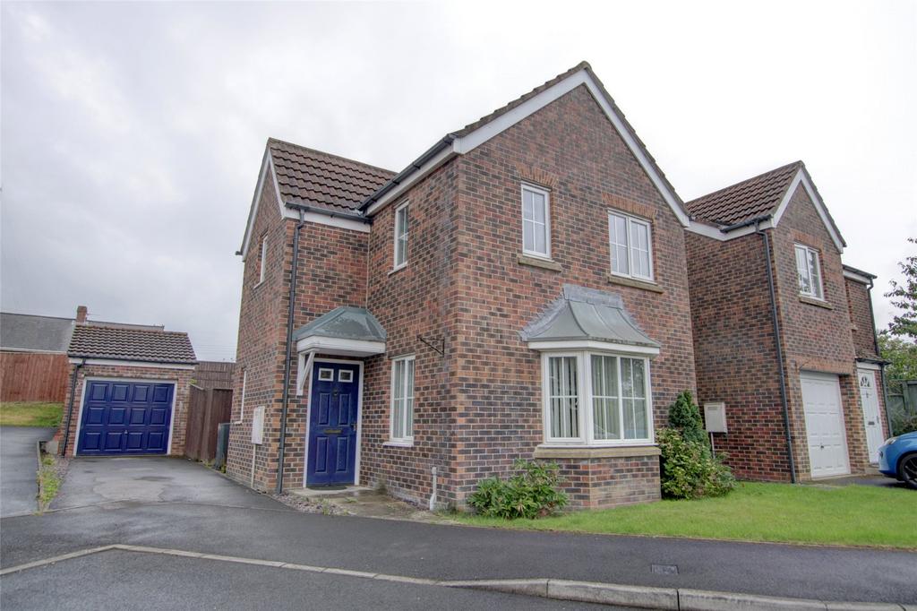 Meadowfield, Burnhope, Durham, DH7 3 bed detached house £160,000