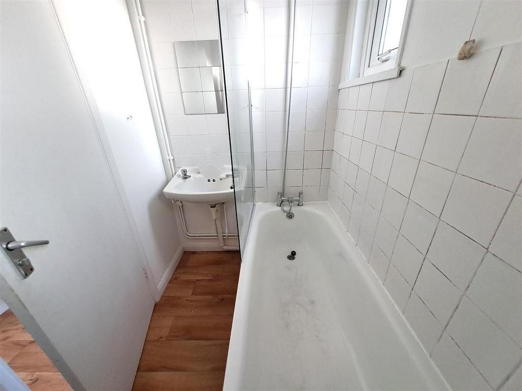 New bathroom shot 2.jpg