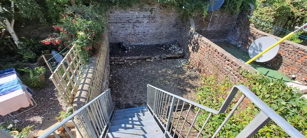 Garden 2.jpg