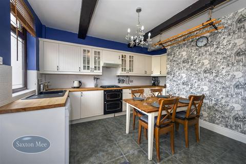 7 Alpine Close, Stocksbridge, Sheffield, S36 1AB