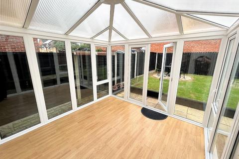 15 Drake View, Brampton Bierlow, Rotherham, S63 6BX