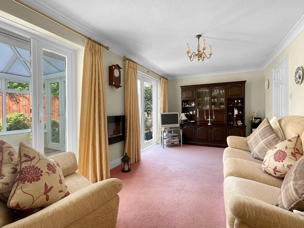 Ernest Road, Wivenhoe, Colchester, CO7 2 bed detached bungalow for sale