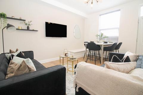 undefined, BILLS INCLUDED - Bankfield Terrace, Burley, Leeds, LS4