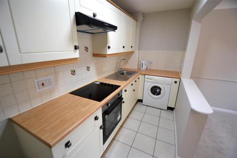 12 Bishops Drive, Feltham, TW14 8LT