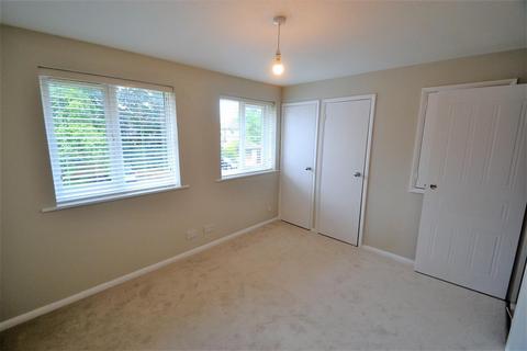 12 Bishops Drive, Feltham, TW14 8LT