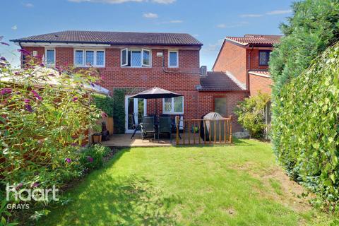 13 Brevet Close, Purfleet, RM19 1RW