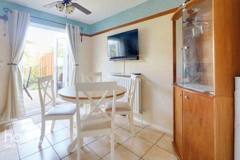 13 Brevet Close, Purfleet, RM19 1RW