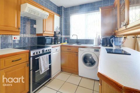 13 Brevet Close, Purfleet, RM19 1RW