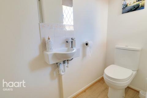 13 Brevet Close, Purfleet, RM19 1RW
