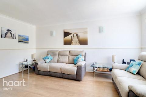 13 Brevet Close, Purfleet, RM19 1RW