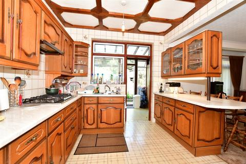 4 bedroom semi-detached house for sale, Endlebury Road, Chingford