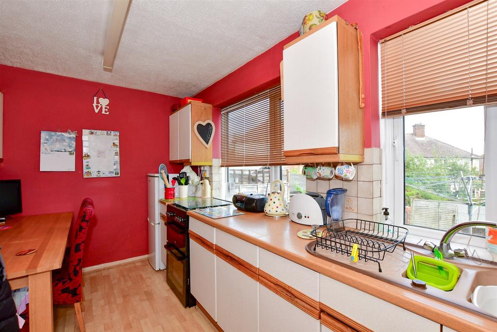 High Brooms Road, Tunbridge Wells, Kent 3 bed semidetached house for sale £350,000