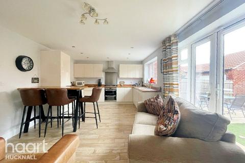 34 Albert Close, Hucknall, Nottingham, NG15 7UZ