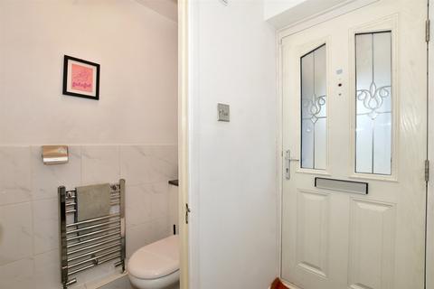 35 Hamond Close, South Croydon, CR2 6BZ