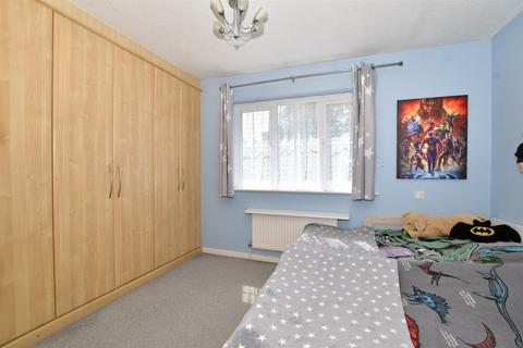 35 Hamond Close, South Croydon, CR2 6BZ