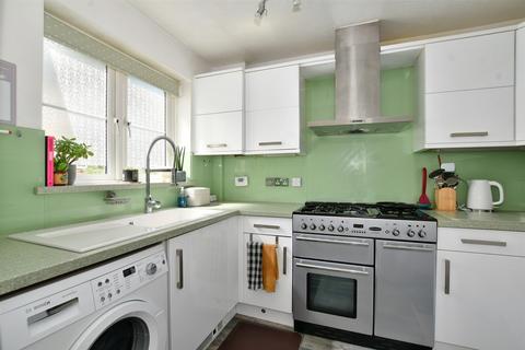 35 Hamond Close, South Croydon, CR2 6BZ