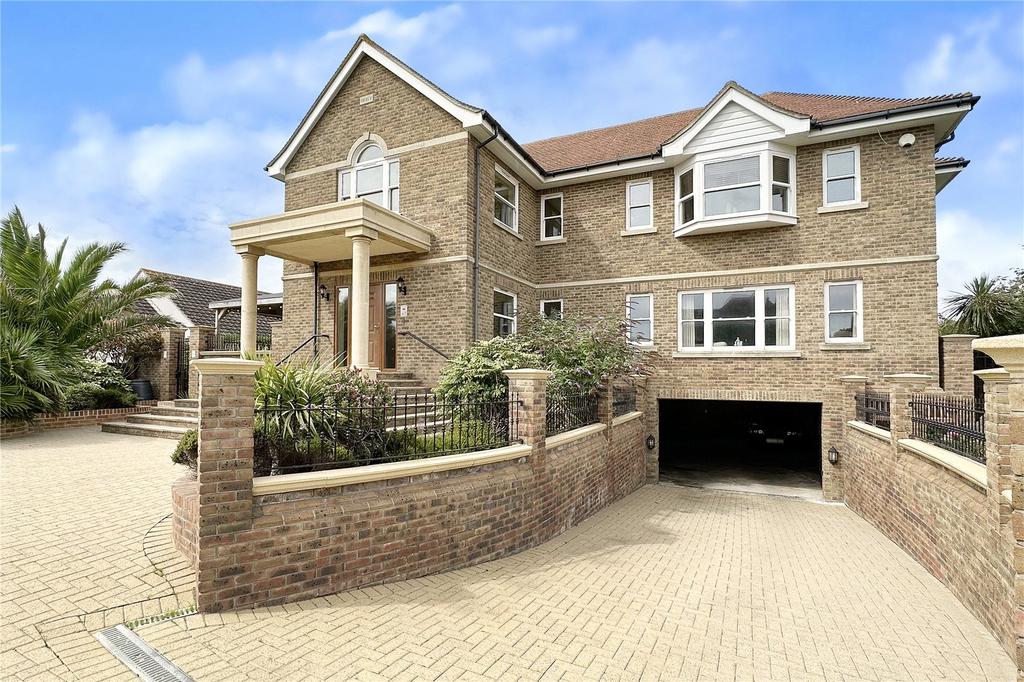 Sea Avenue, Rustington, Littlehampton, West Sussex 2 bed apartment £