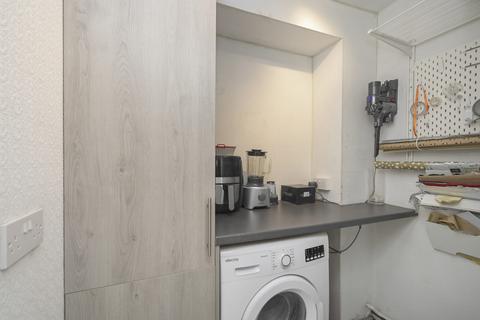 130 Deanburn, Penicuik, EH26 0JA