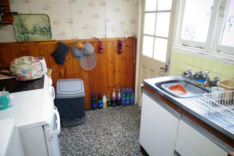 19 Salcombe Road, Ashford, TW15 3BS