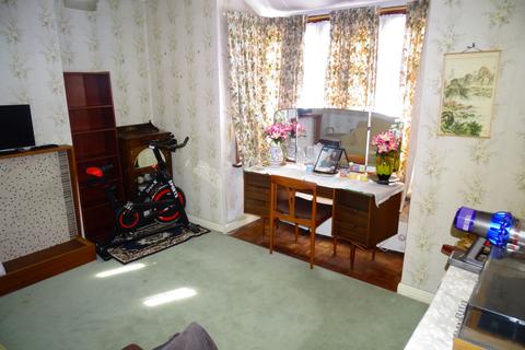 19 Salcombe Road, Ashford, TW15 3BS