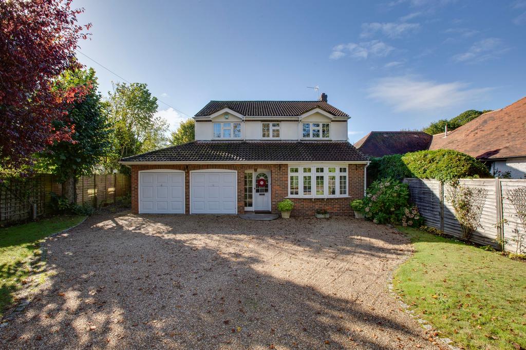 Links Road, Flackwell Heath, HP10 4 bed detached house for sale £