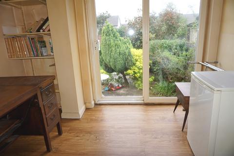 49 Bridge Road, Chessington, KT9 2RX