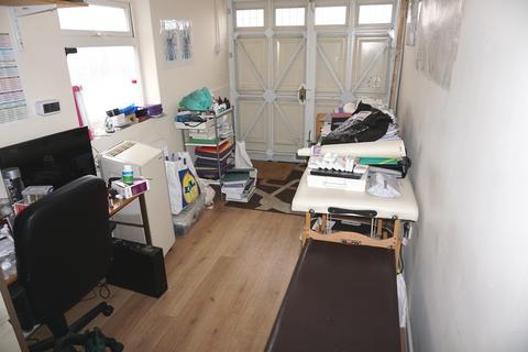 49 Bridge Road, Chessington, KT9 2RX