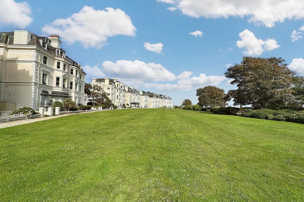 21 Clifton Crescent, Folkestone CT20 4 bed penthouse for sale £495,000